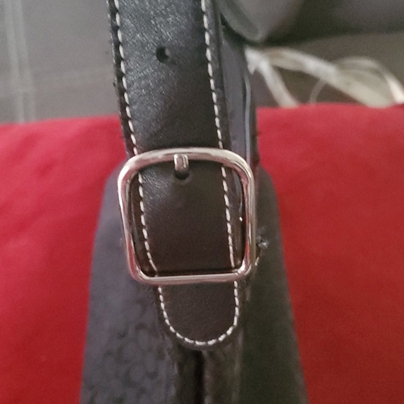 Coach small Black signature handbag - Picture 4 of 6